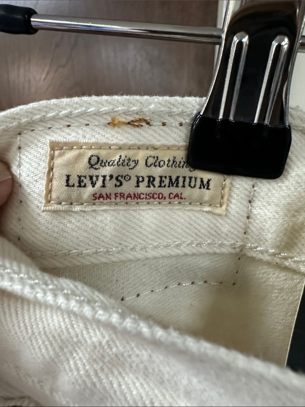 Levi's Cream Wide-Leg Jeans - Picture 6 of 9